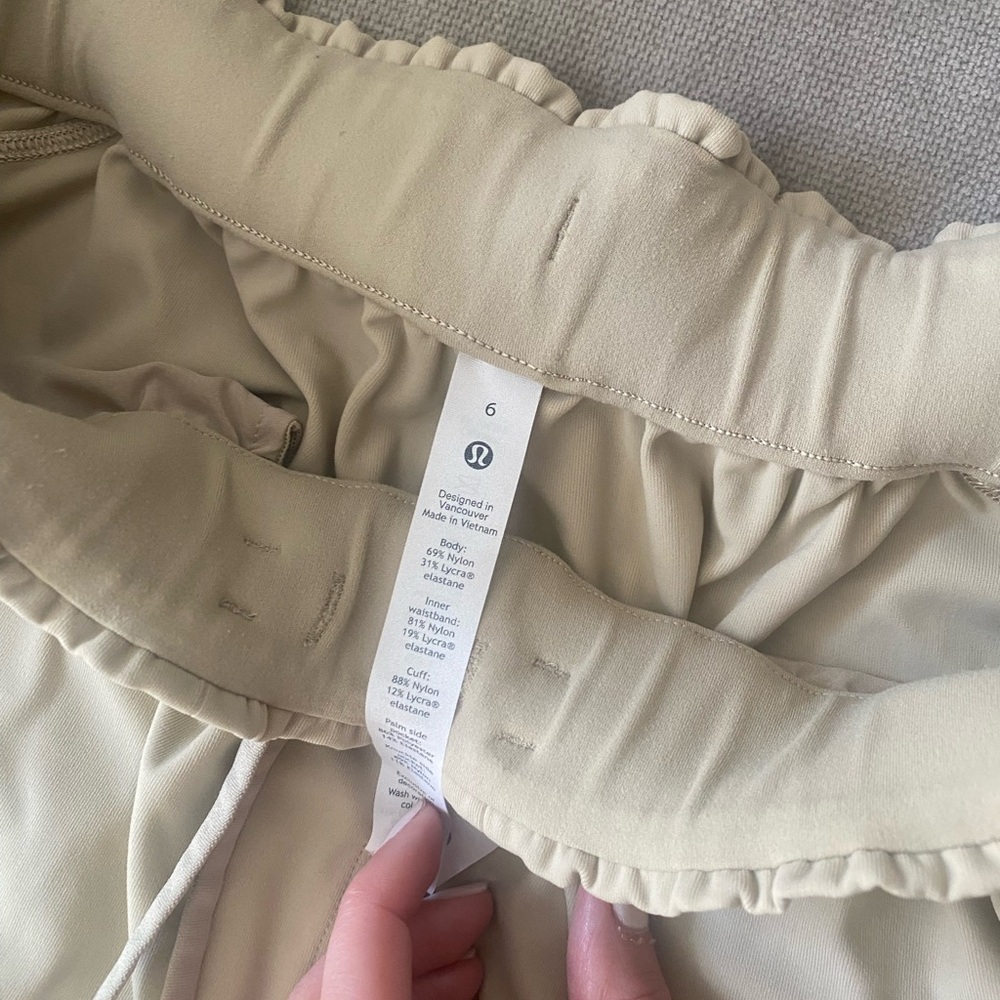 Lululemon cinched waist joggers